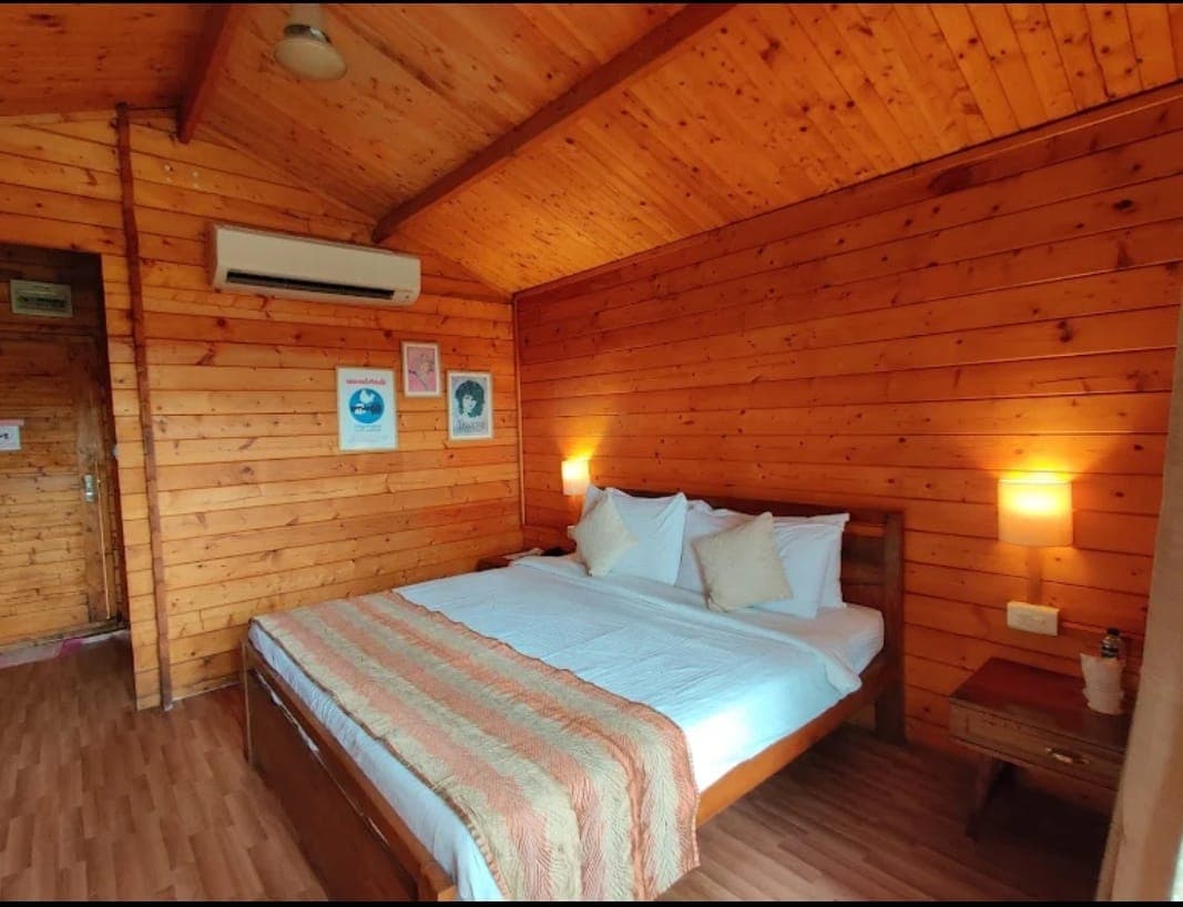 Miradouro Garden Cottages — view 2