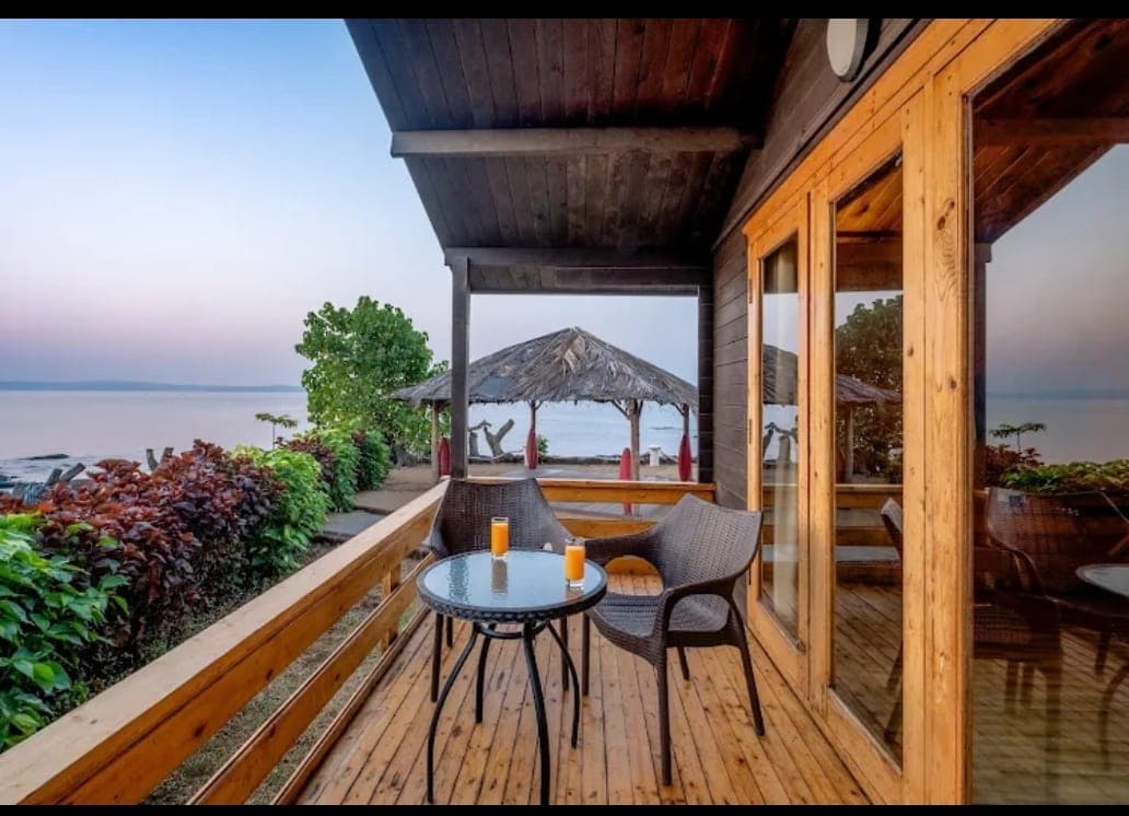 Miradouro Garden Cottages — view 5