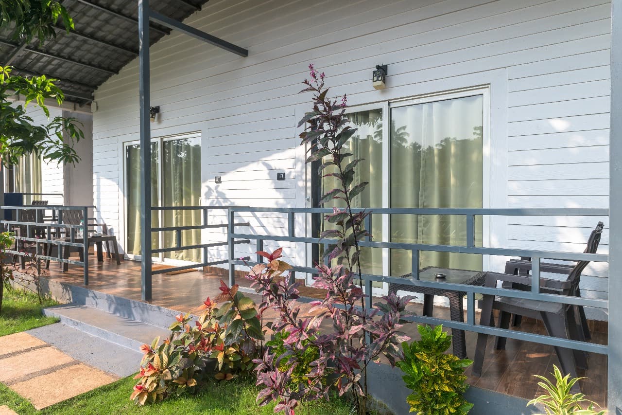 Vellum Shore Hotel — view 2