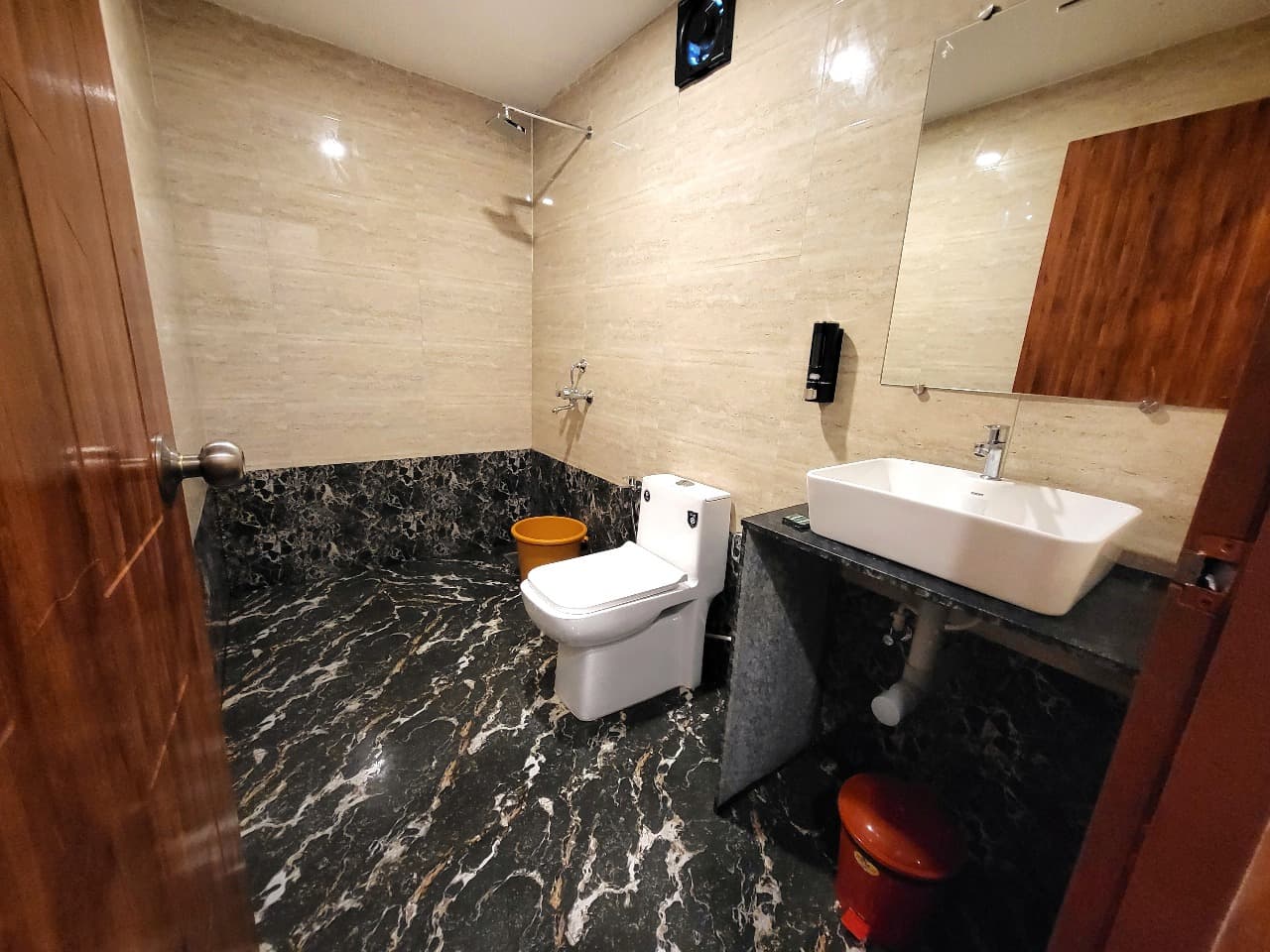 Vellum Shore Hotel — view 6