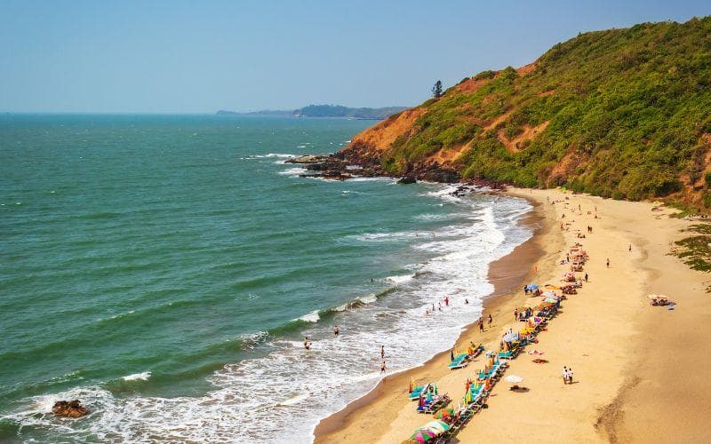 Vagator Beach Guide: Cliffs, Chapora Fort & Where to Stay